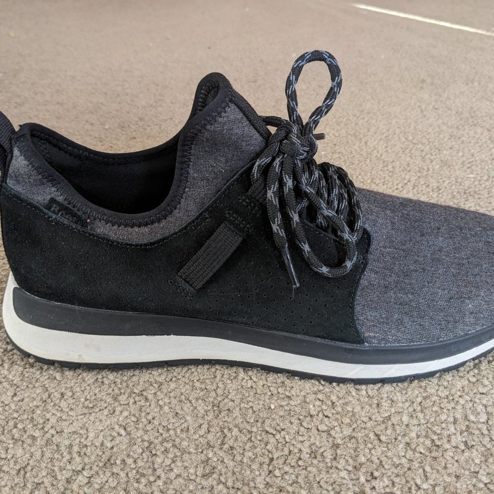 Roots Men's Shoes, Size 9